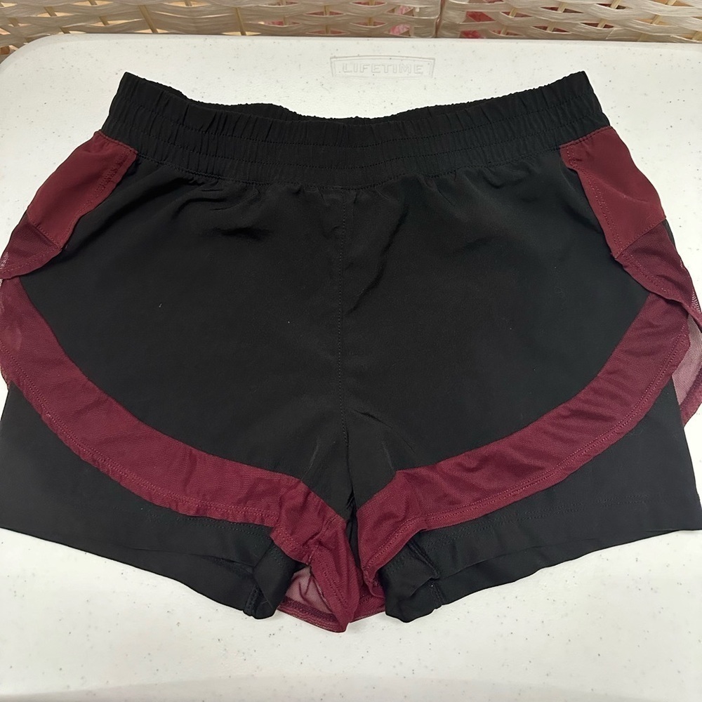 MPG running‎ shorts size small EUC black w/maroon trim